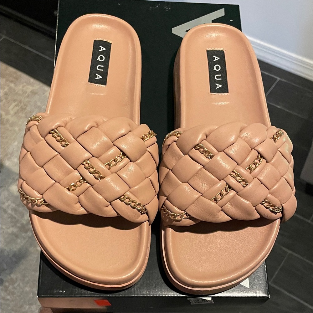 Aqua Women's Pink Woven Slide Sandals